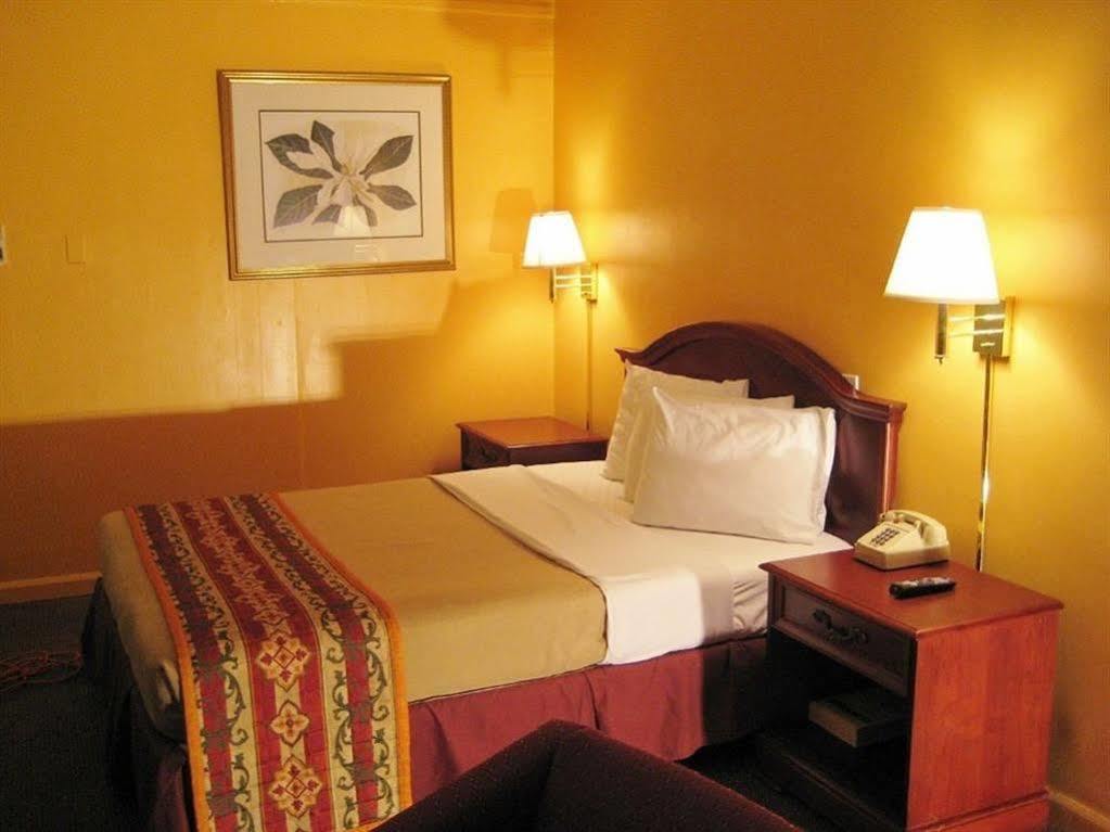 Charlotte Express Inn Ngoại thất bức ảnh